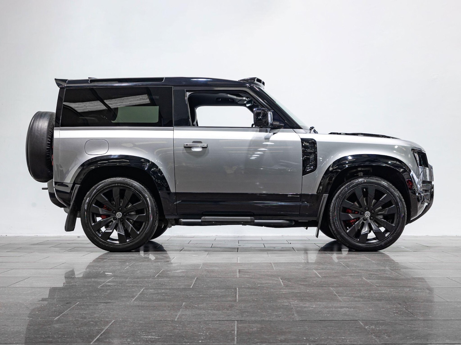 Used Land Rover Defender 90 for sale - 76425446: Photo 6