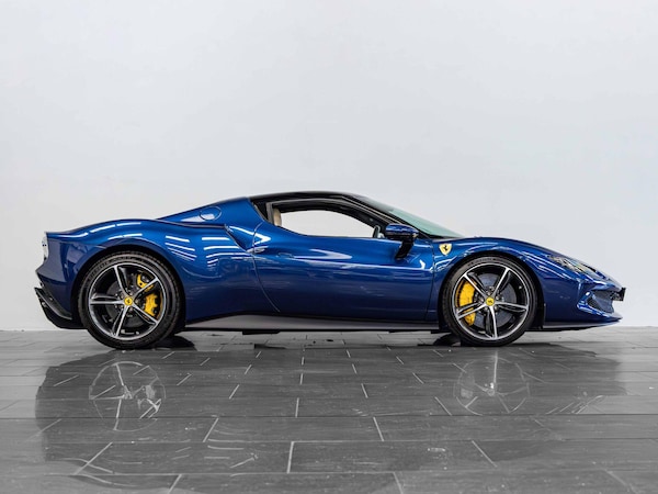 Used Ferrari 296 GTB 2025 for sale - 76136089: Photo 5