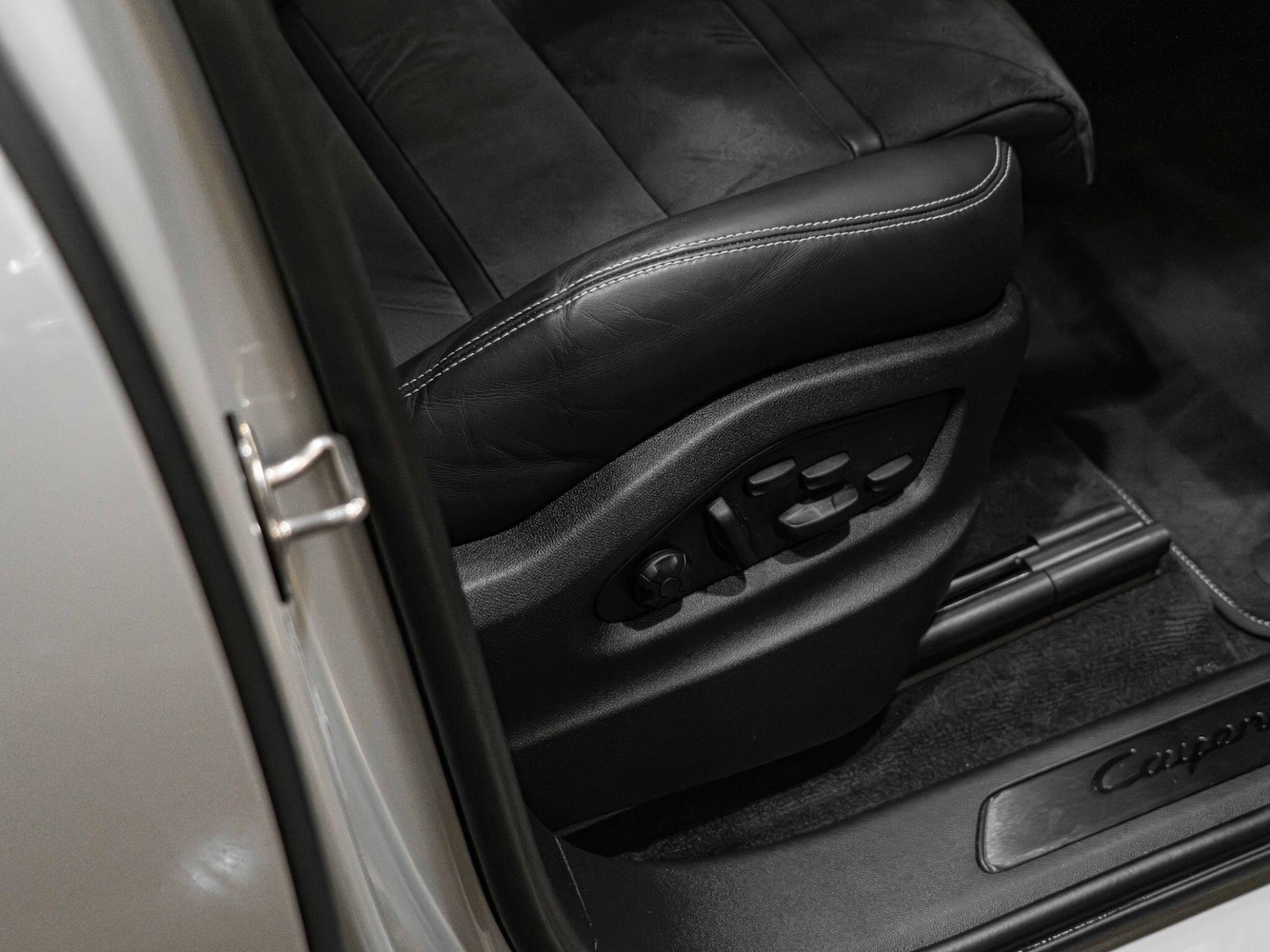 Used Porsche Cayenne for sale - 76989307: Photo 3