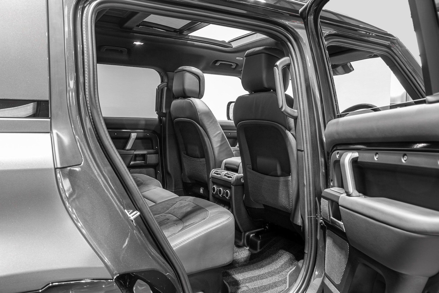 Used Land Rover Defender 110 for sale - 76151442: Photo 21