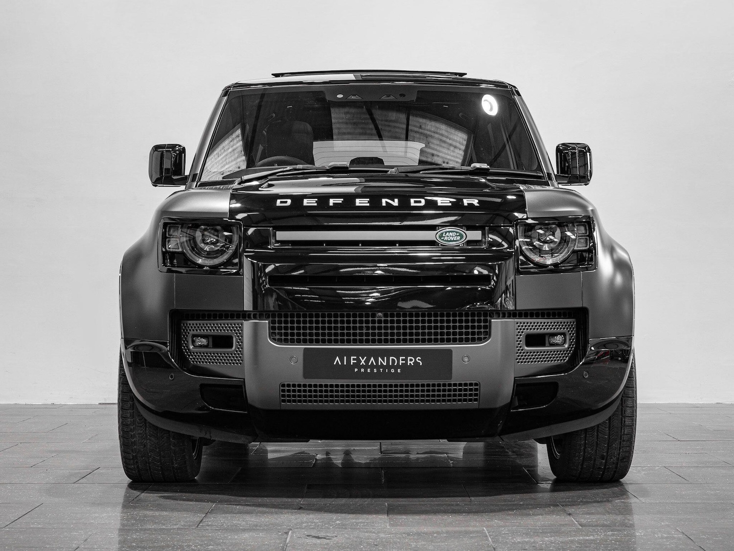 Used Land Rover Defender 110 for sale - 76151442: Photo 23