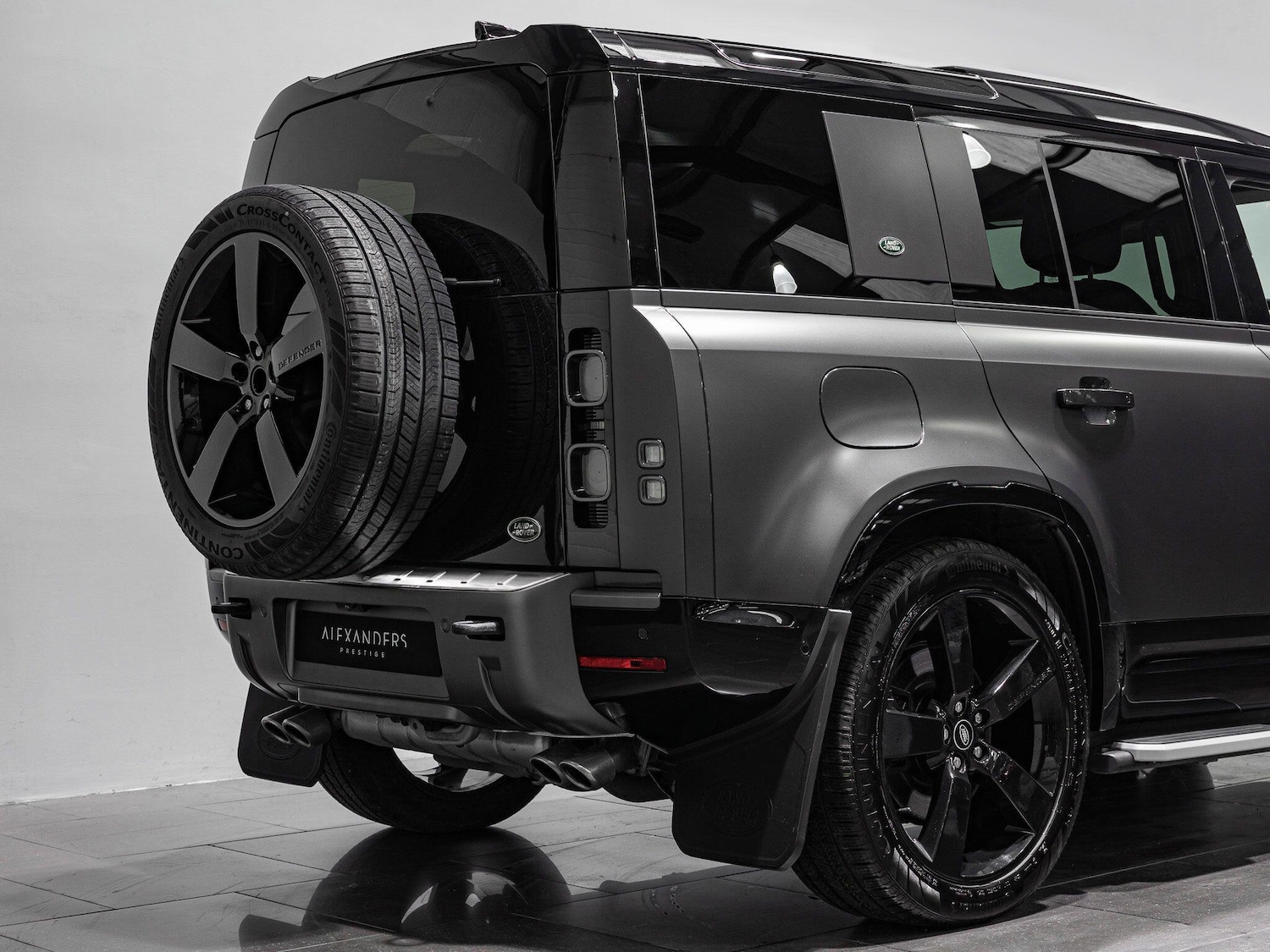 Used Land Rover Defender 110 for sale - 76151442: Photo 28