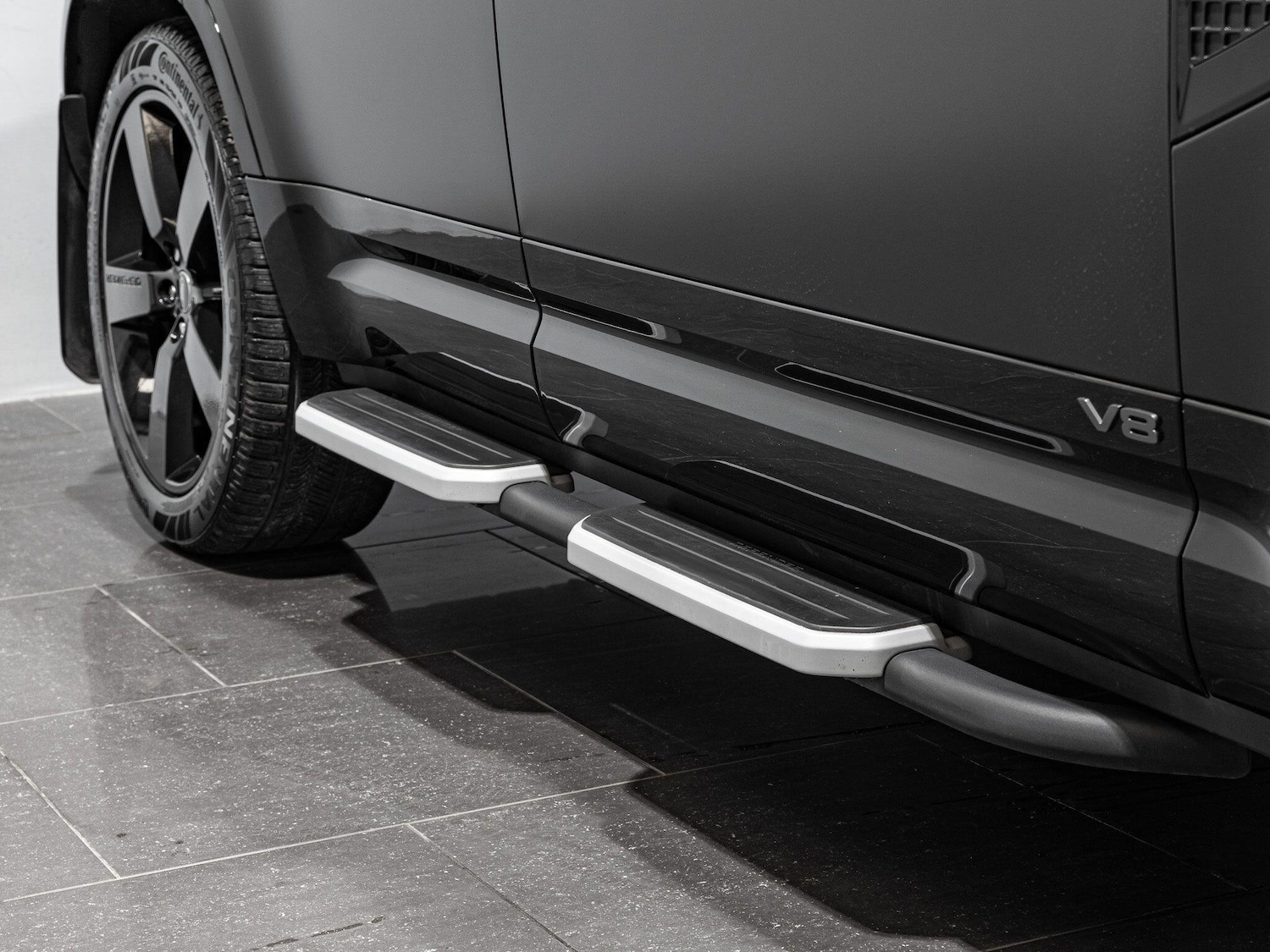 Used Land Rover Defender 110 for sale - 76151442: Photo 3