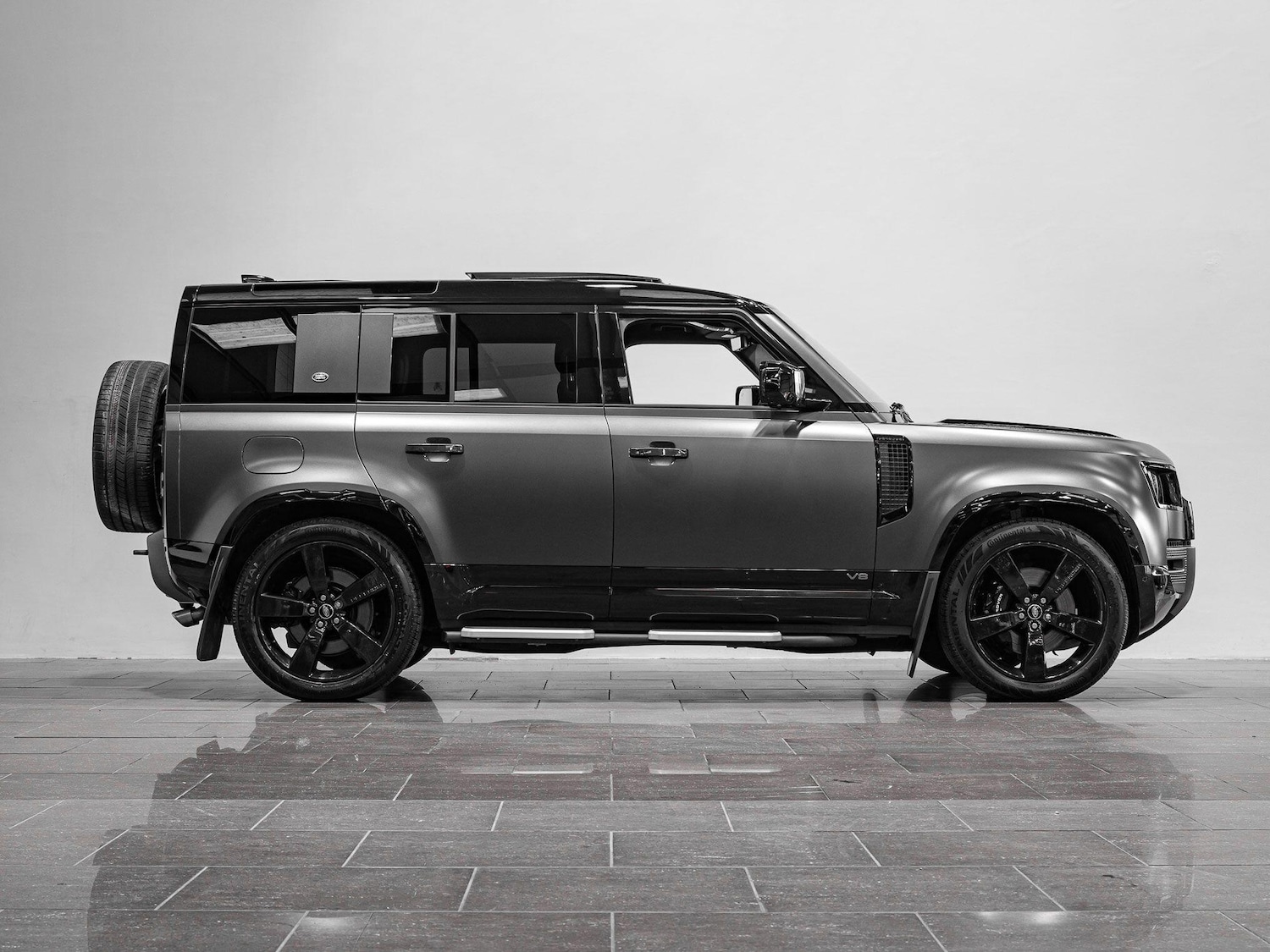 Used Land Rover Defender 110 for sale - 76151442: Photo 6