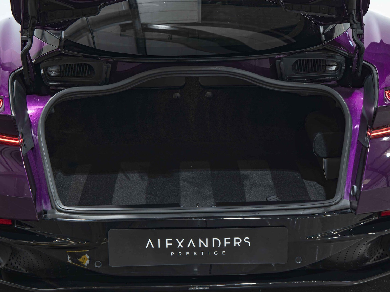 Used Aston Martin V8 2023 for sale - 77497314: Photo 28