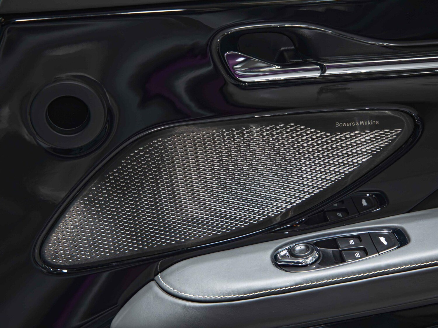 Used Aston Martin V8 2023 for sale - 77497314: Photo 4