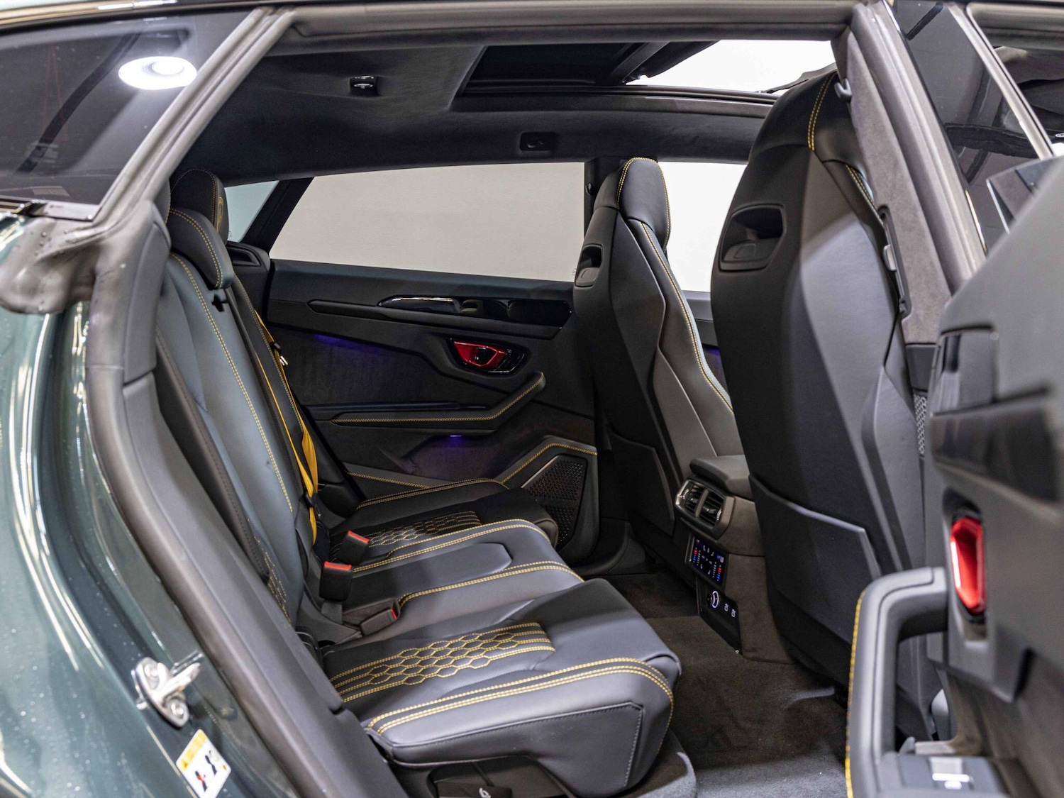 Used Lamborghini Urus 2025 for sale - 76136511: Photo 20