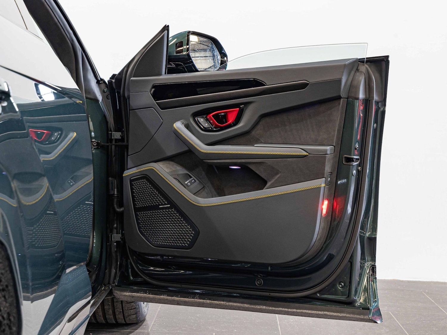 Used Lamborghini Urus 2025 for sale - 76136511: Photo 22