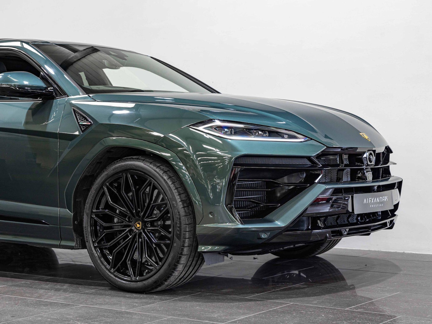 Used Lamborghini Urus 2025 for sale - 76136511: Photo 25
