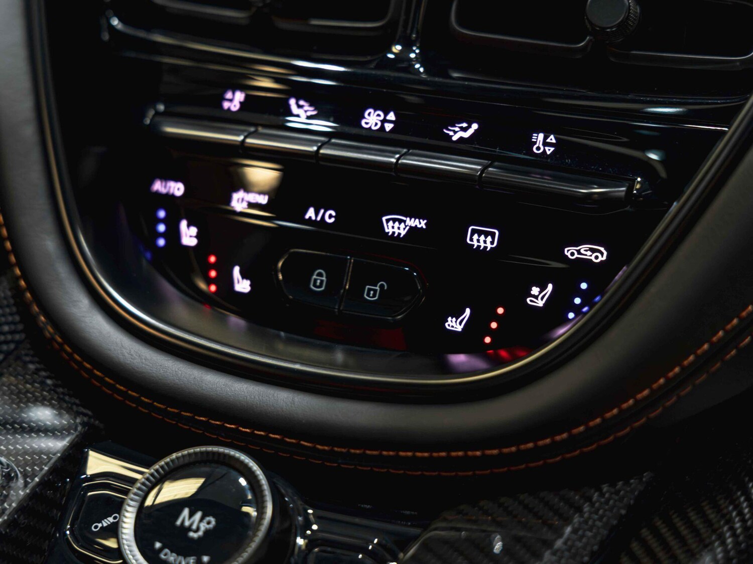 Used Aston Martin DBX for sale - 78204098: Photo 23