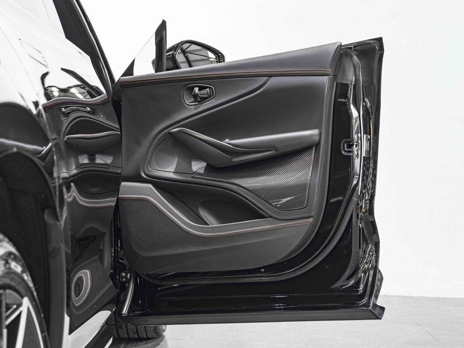 Used Aston Martin DBX for sale - 78204098: Photo 26