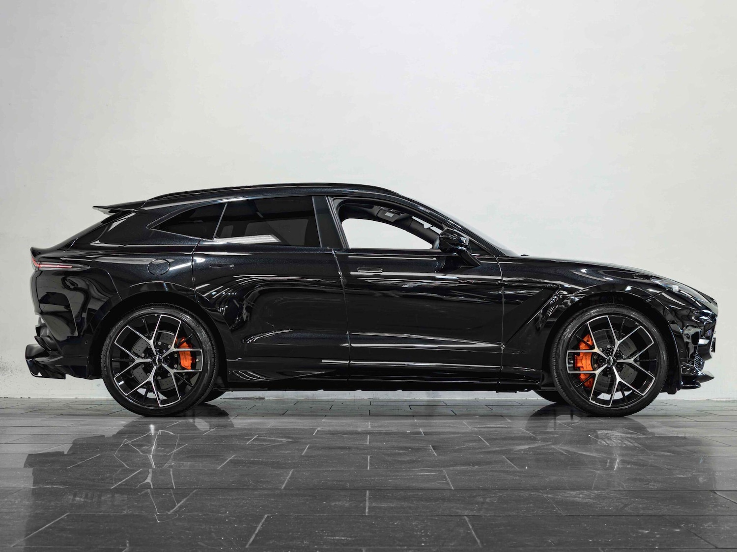 Used Aston Martin DBX for sale - 78204098: Photo 6