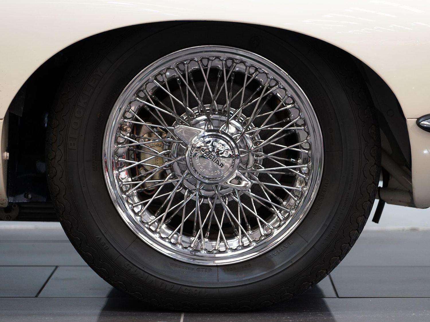 Used Jaguar E-Type for sale - 76476469: Photo 3