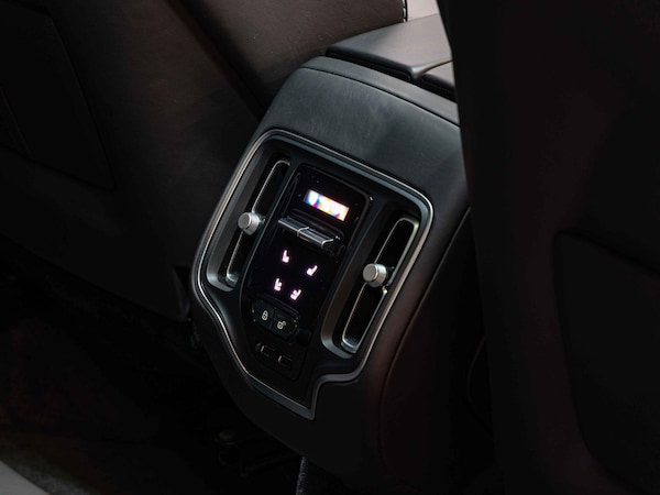 Used Aston Martin DBX 2023 for sale - 76284040: Photo 25