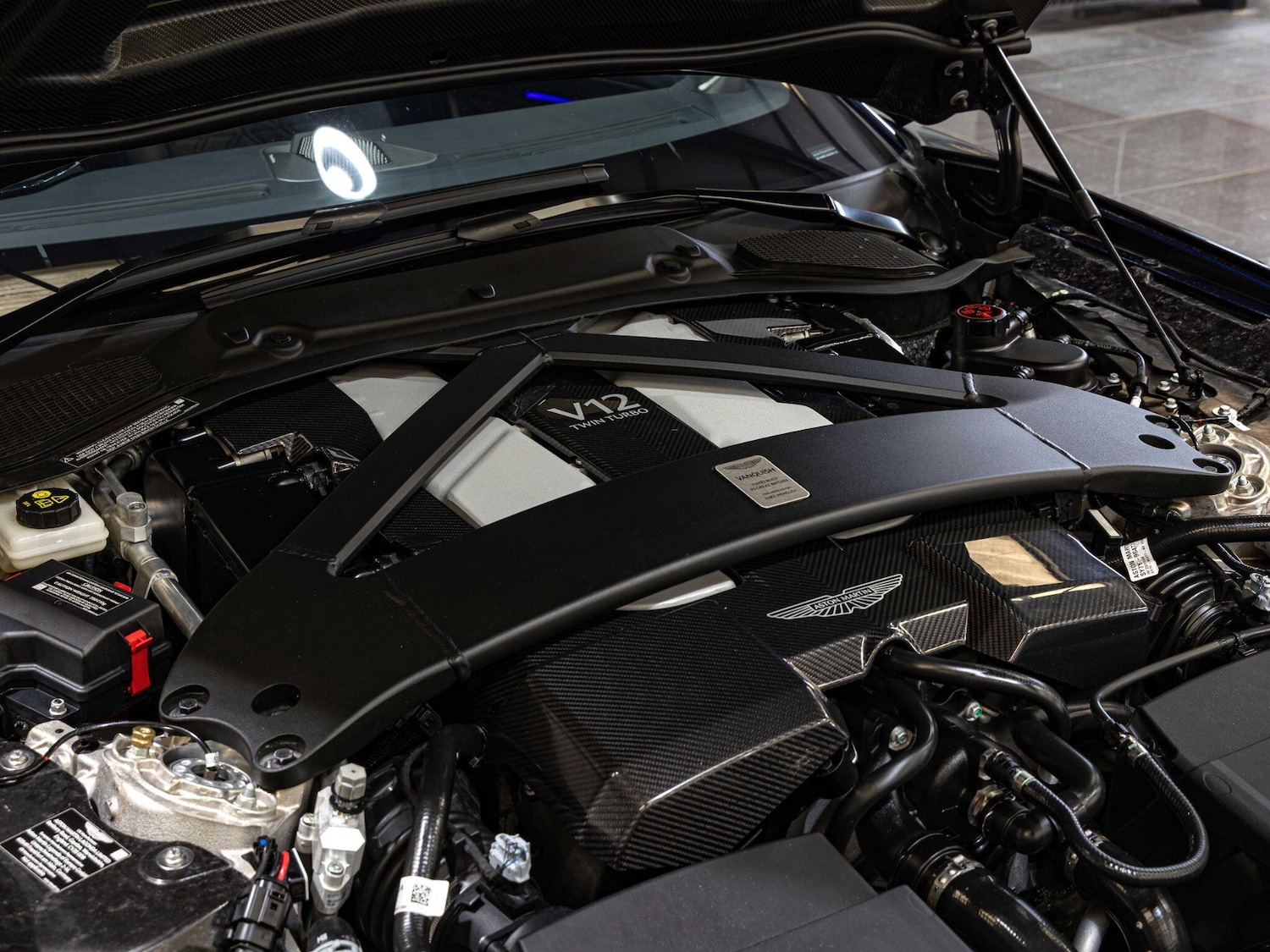 Used Aston Martin Vanquish for sale - 76997195: Photo 33