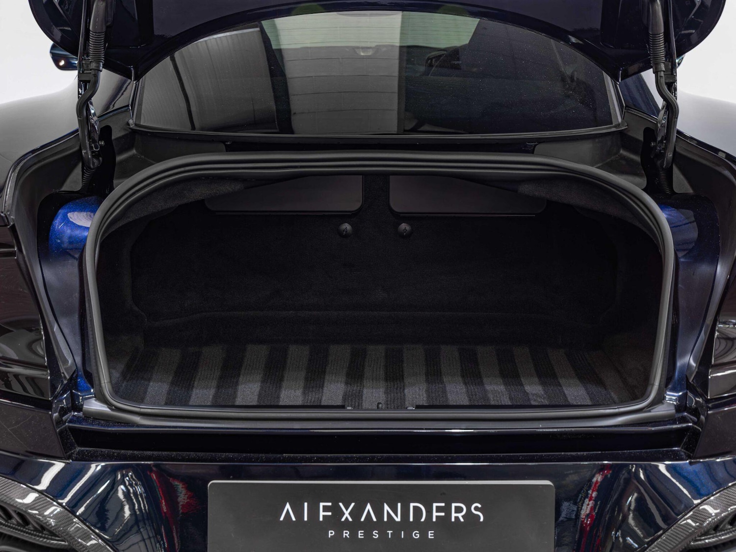 Used Aston Martin Vanquish for sale - 76997195: Photo 38