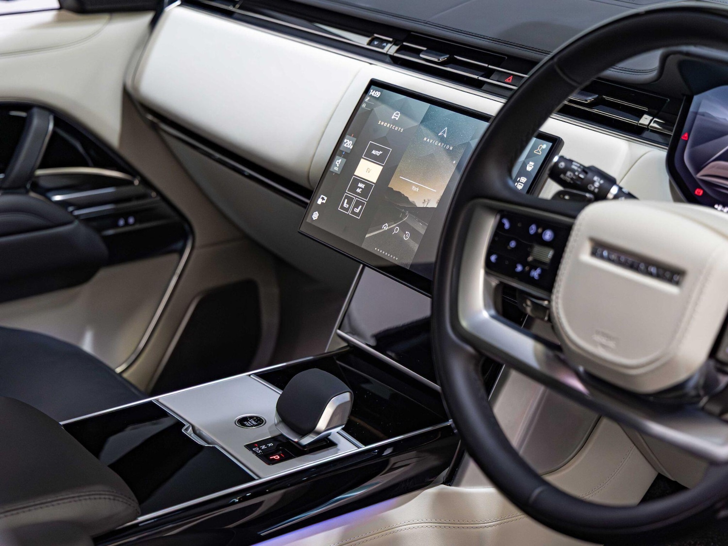 Used Land Rover Range Rover 2024 for sale - 76728410: Photo 11