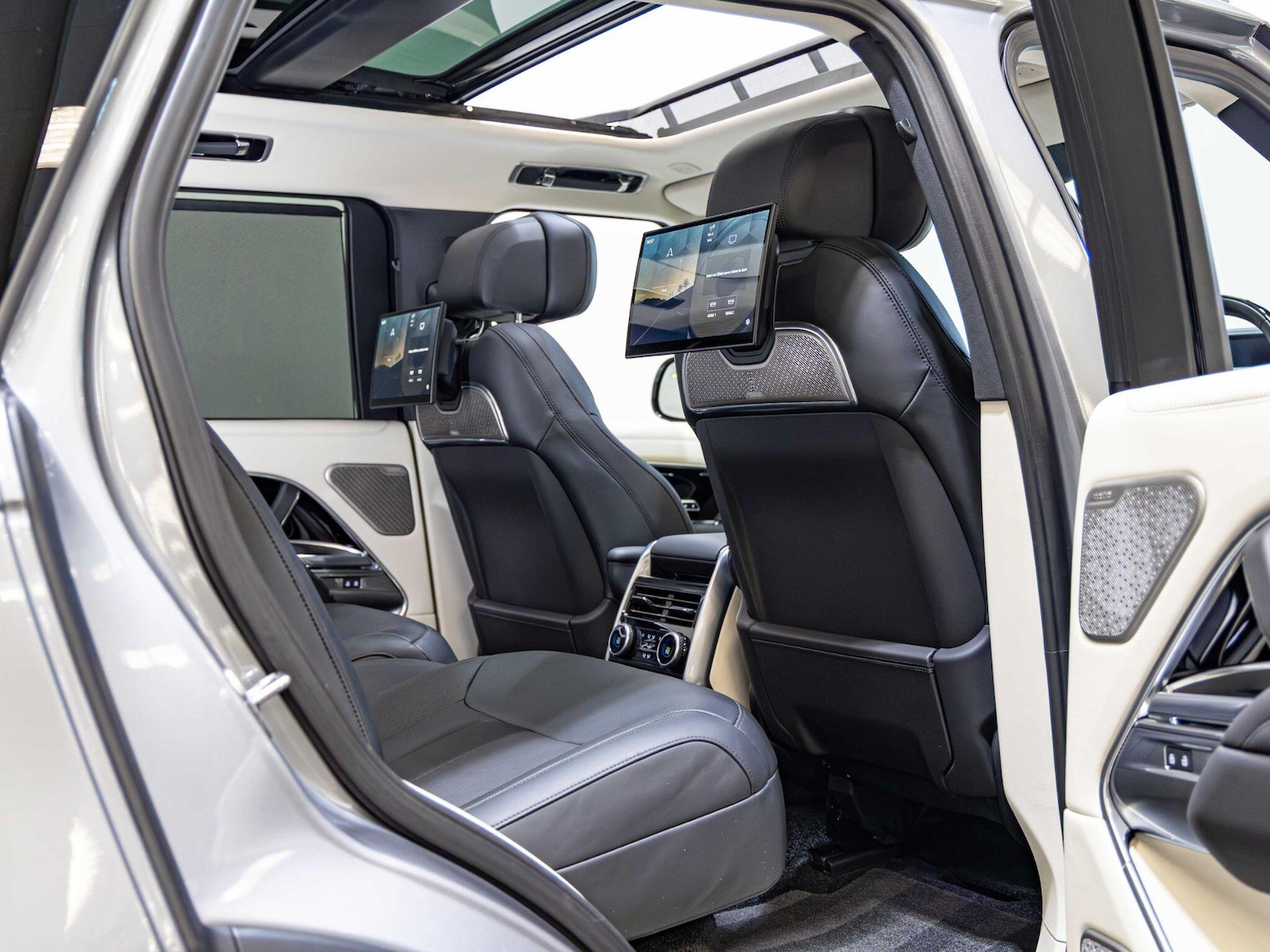 Used Land Rover Range Rover 2024 for sale - 76728410: Photo 19