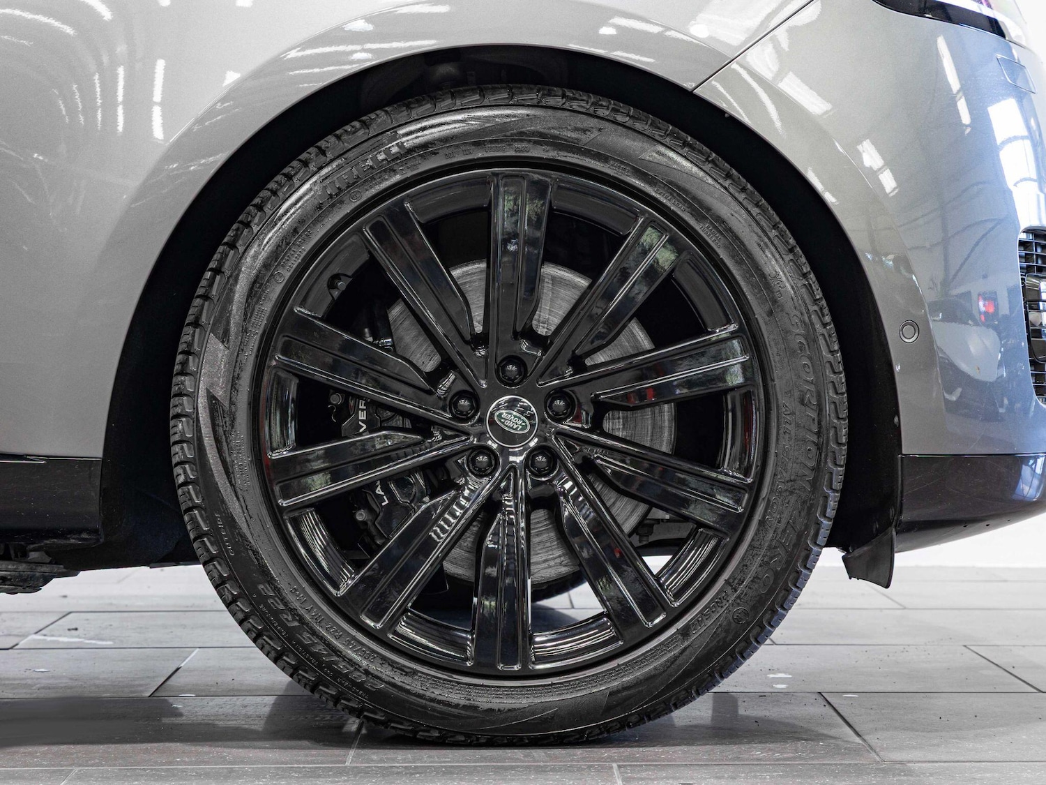 Used Land Rover Range Rover 2024 for sale - 76728410: Photo 3