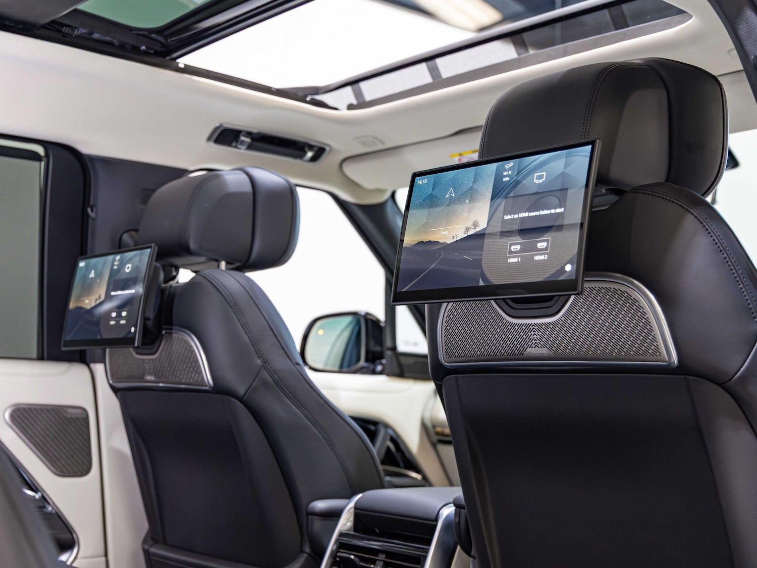 Used Land Rover Range Rover 2024 for sale - 76728410: Photo 4