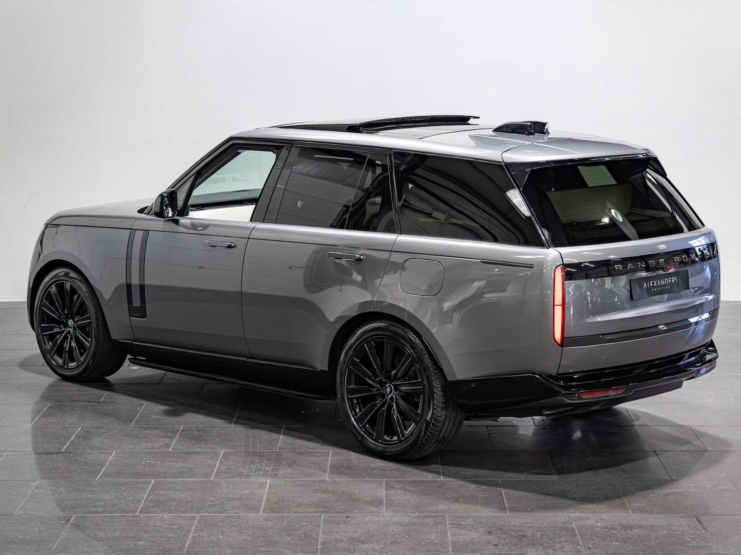 Used Land Rover Range Rover 2024 for sale - 76728410: Photo 6