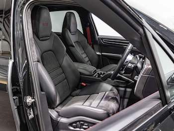 Used Porsche Cayenne 2023 for sale - 76370438: Photo