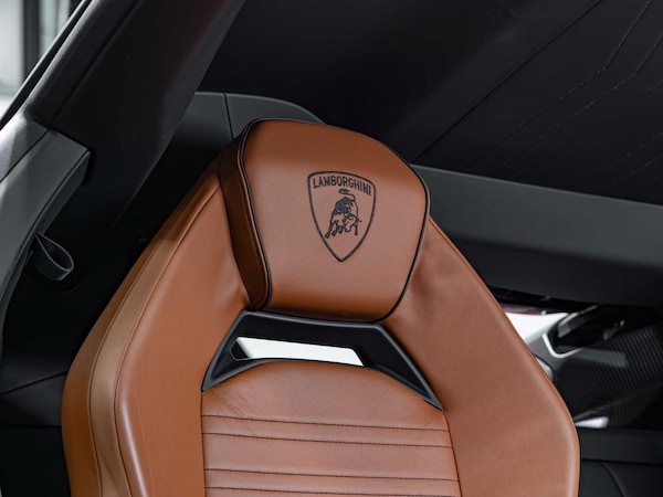 Used Lamborghini Revuelto 2024 for sale - 75719545: Photo 15