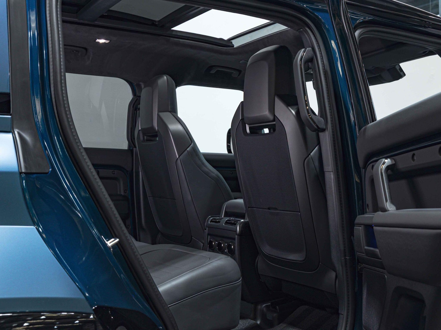 Used Land Rover Defender 110 for sale - 77657652: Photo 22