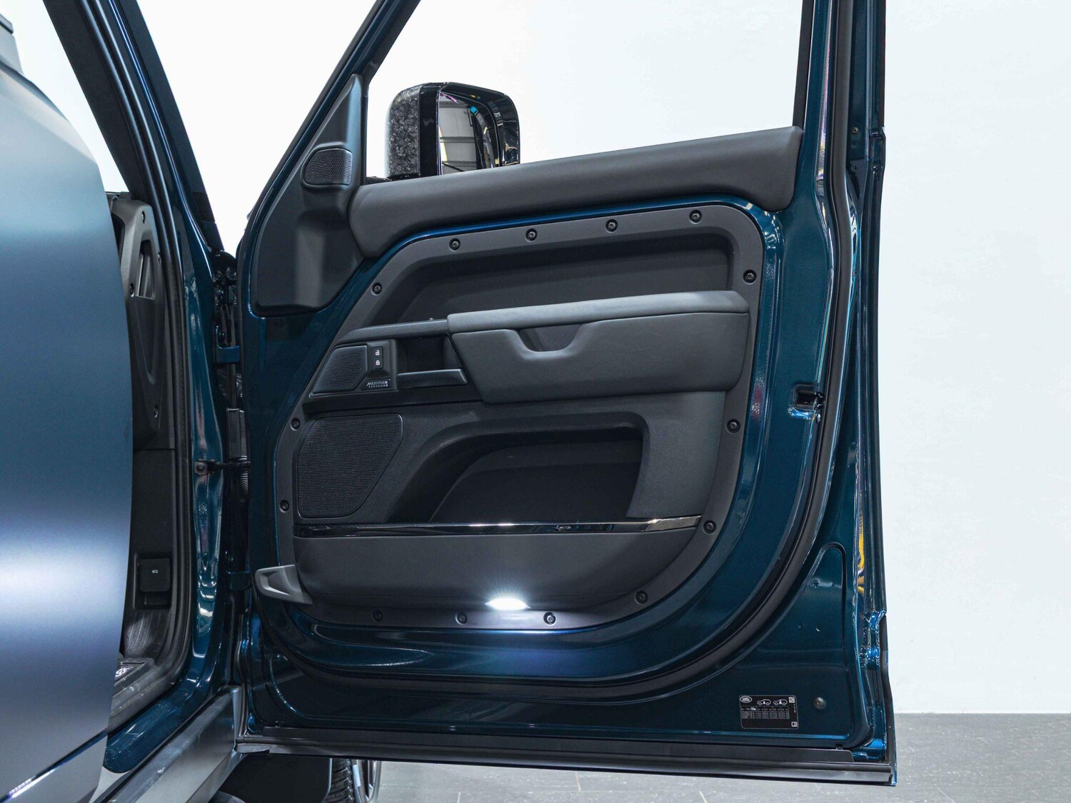 Used Land Rover Defender 110 for sale - 77657652: Photo 26