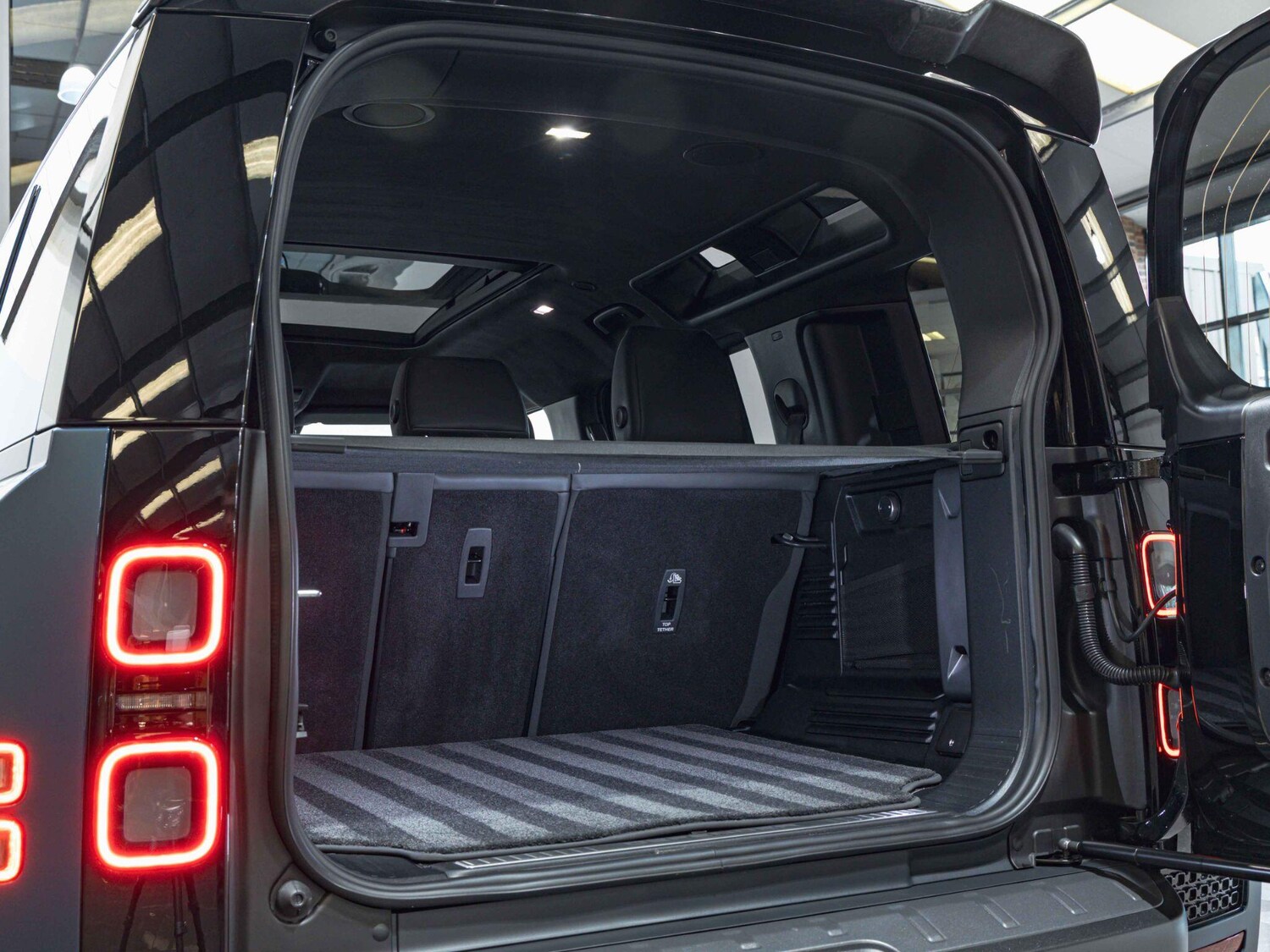 Used Land Rover Defender 110 for sale - 77657652: Photo 38