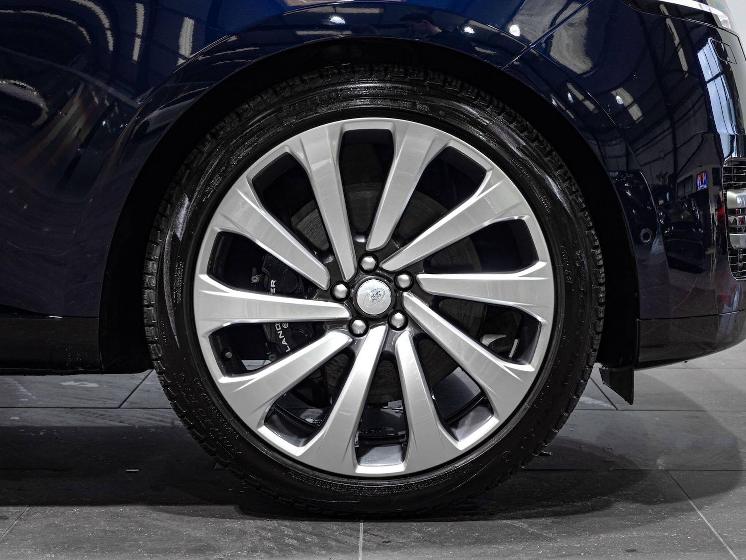 Used Land Rover Range Rover 2023 for sale - 76714579: Photo 3