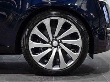 Used Land Rover Range Rover 2023 for sale - 76714579: Photo