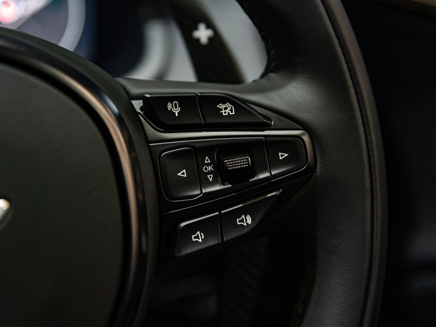 Used Aston Martin DBX for sale - 77538393: Photo 24