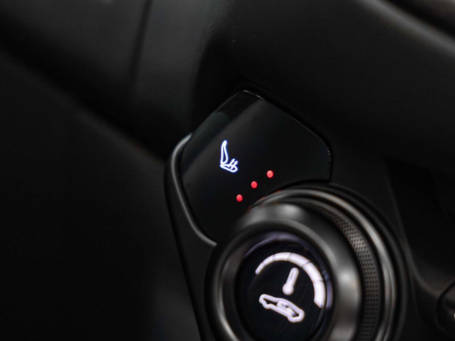 Used Aston Martin Vantage for sale - 77882870: Photo 14