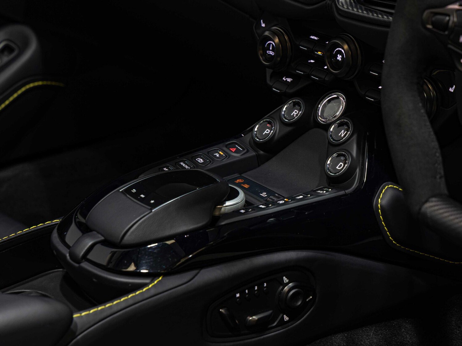 Used Aston Martin Vantage for sale - 77882870: Photo 15