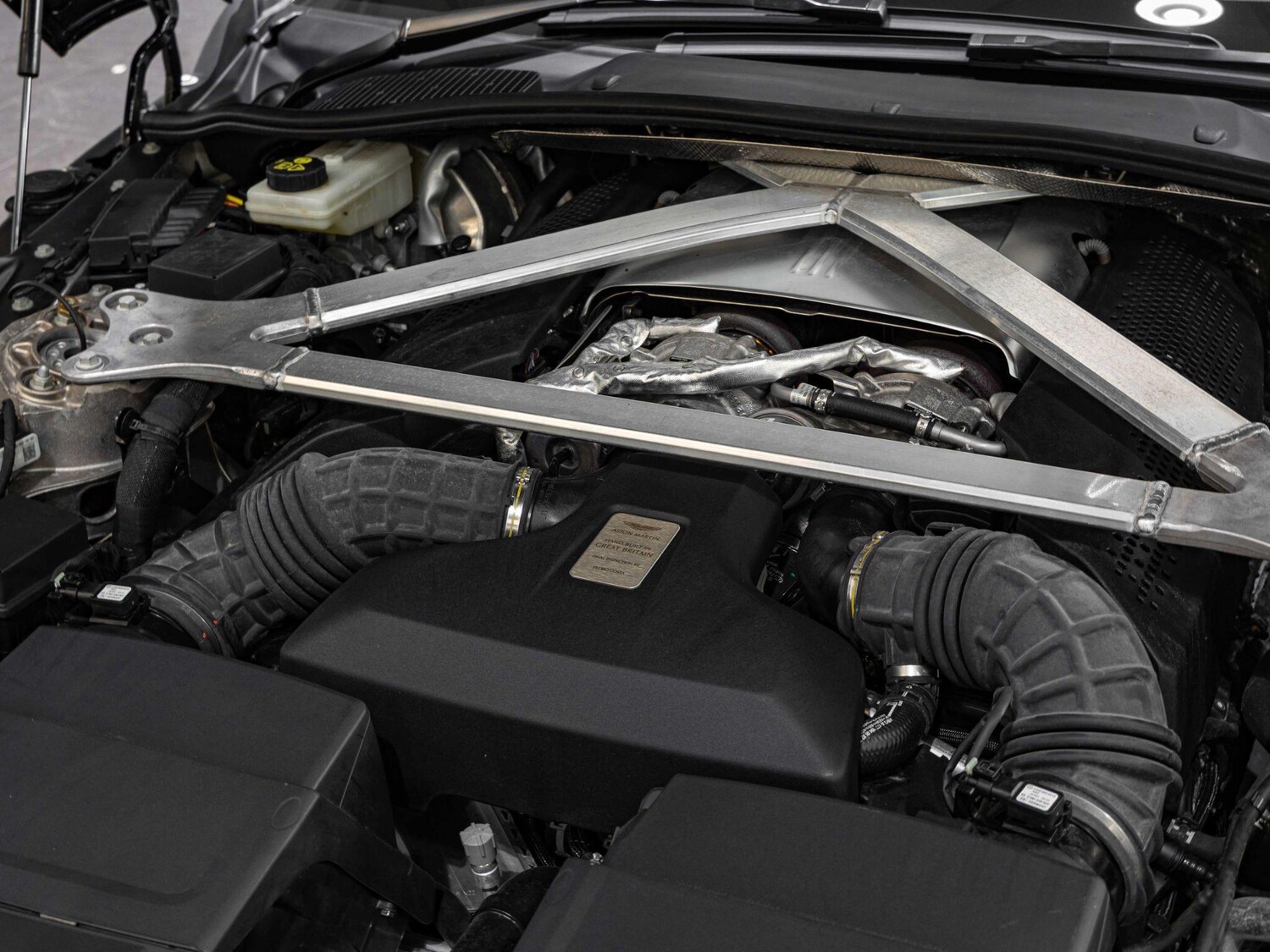 Used Aston Martin Vantage for sale - 77882870: Photo 23