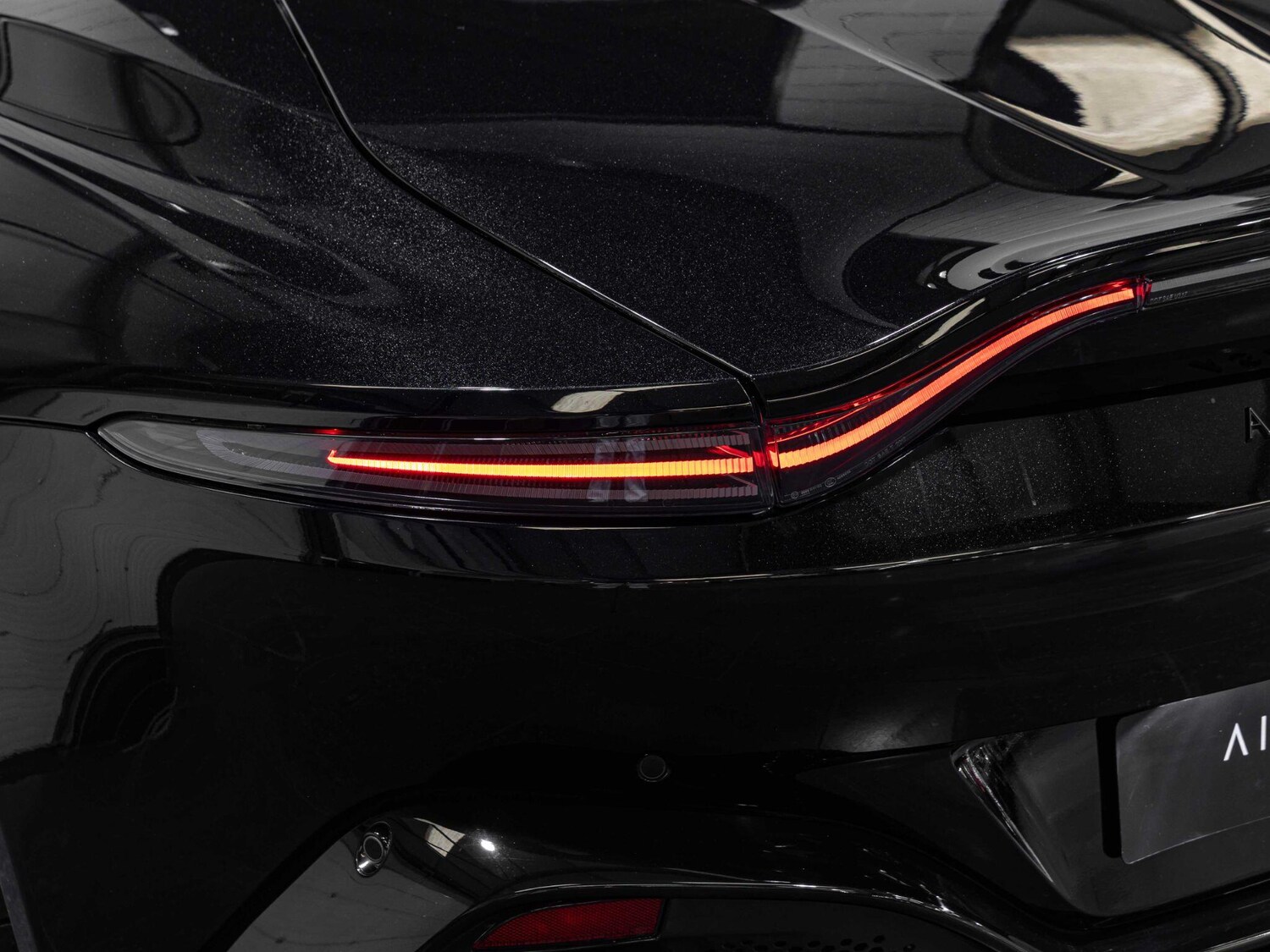 Used Aston Martin Vantage for sale - 77882870: Photo 27