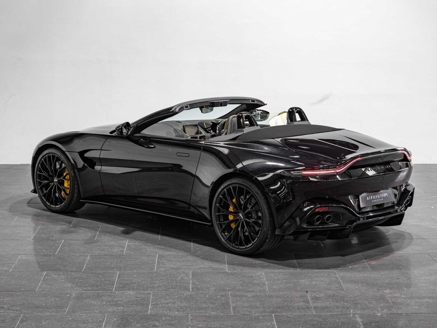 Used Aston Martin Vantage for sale - 77882870: Photo 5