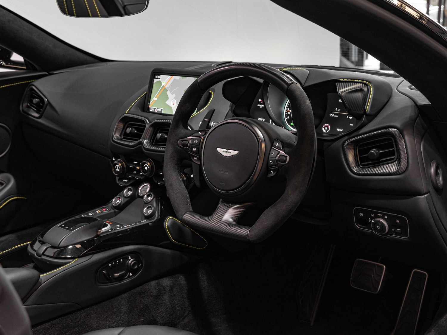 Used Aston Martin Vantage for sale - 77882870: Photo 9