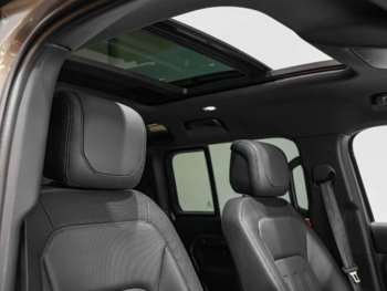 Used Land Rover Defender 110 2022 for sale - 74799152: Photo