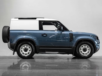 Used Land Rover Defender 90 2024 for sale - 77175651: Photo