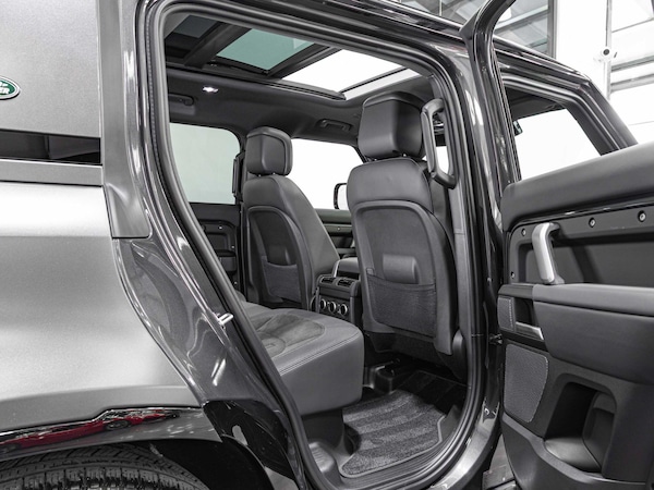 Used Land Rover Defender 110 2023 for sale - 76012242: Photo 17