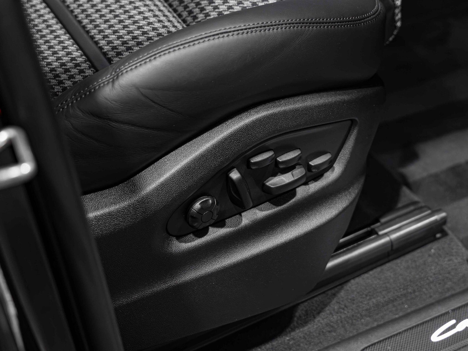 Used Porsche Cayenne 2025 for sale - 76839705: Photo 28