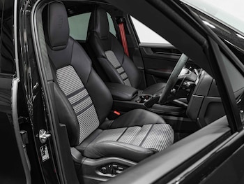 Used Porsche Cayenne 2025 for sale - 76839705: Photo