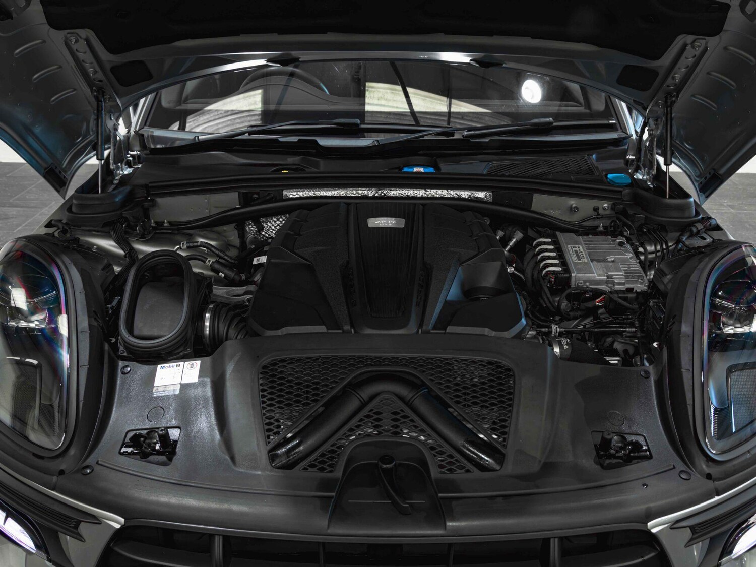 Used Porsche Macan 2021 for sale - 77683079: Photo 21