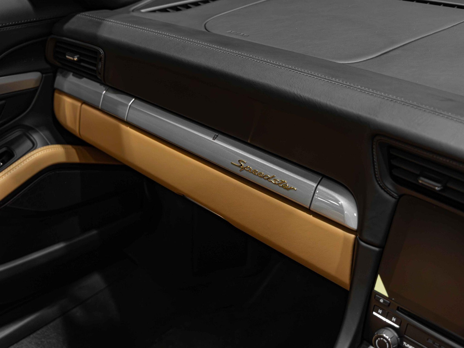 Used Porsche 911 for sale - 76865393: Photo 28