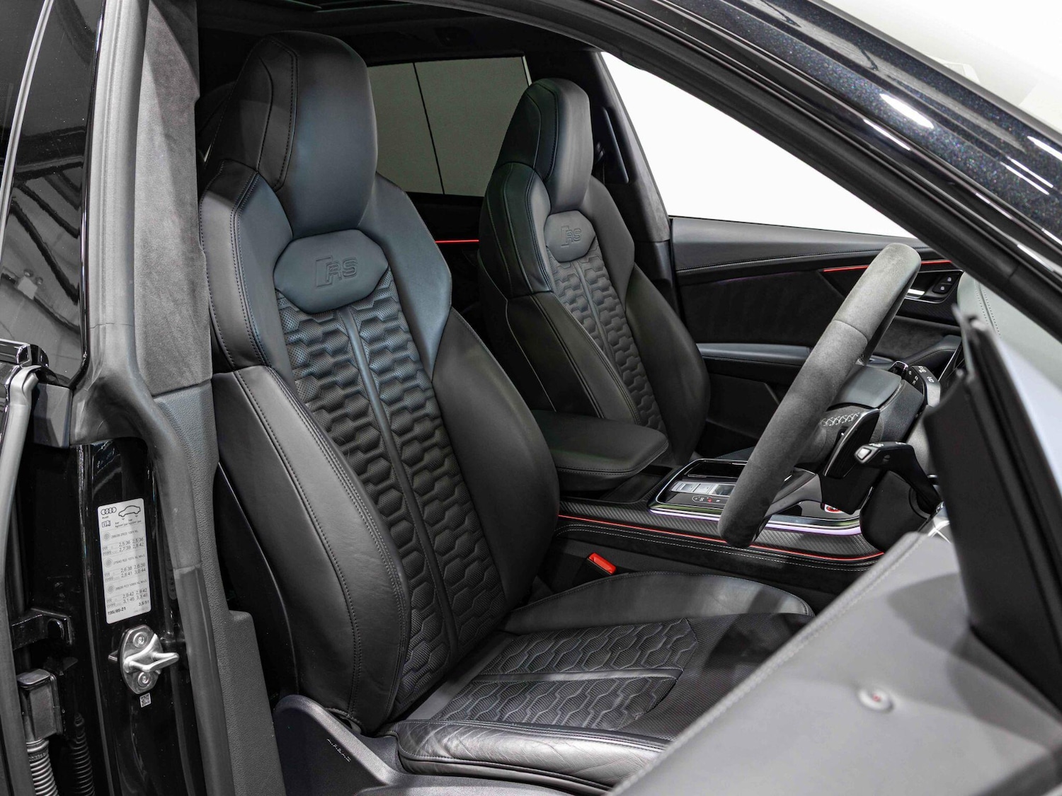 Used Audi RS Q8 2023 for sale - 76360141: Photo 2