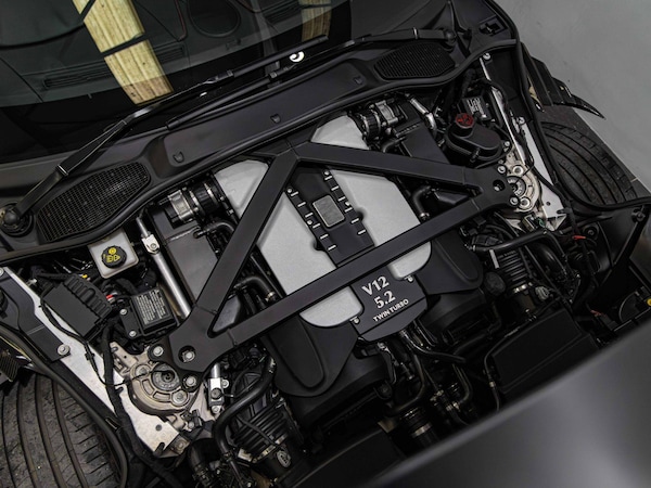 Used Aston Martin DBS 2022 for sale - 75280164: Photo 29