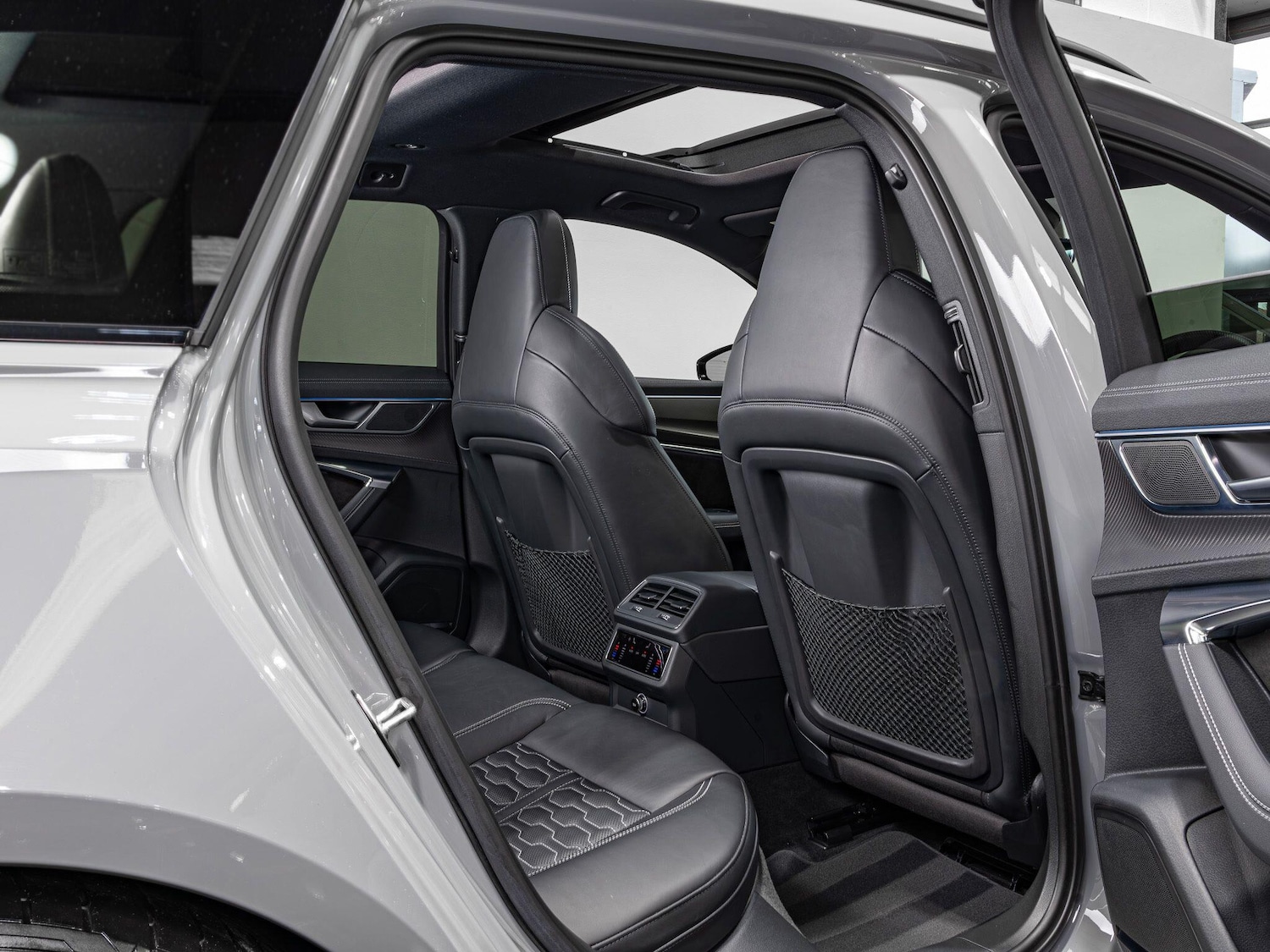 Used Audi RS6 Avant for sale - 77376367: Photo 24