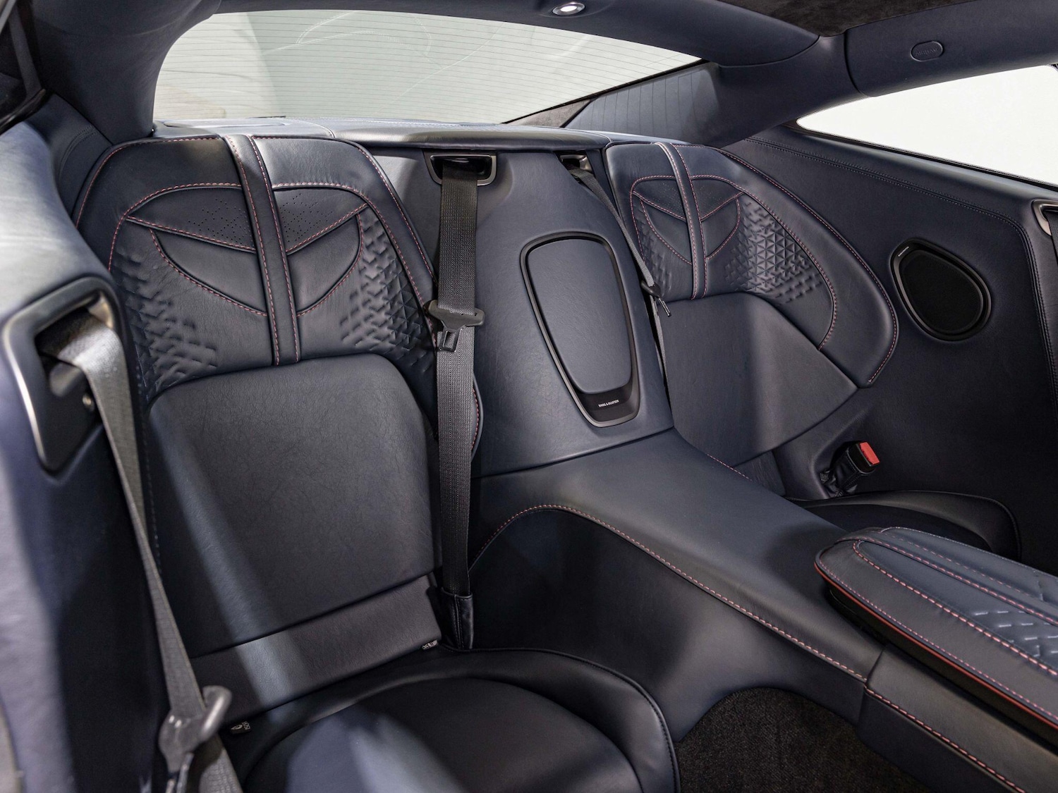 Used Aston Martin DBS 2019 for sale - 76398272: Photo 18